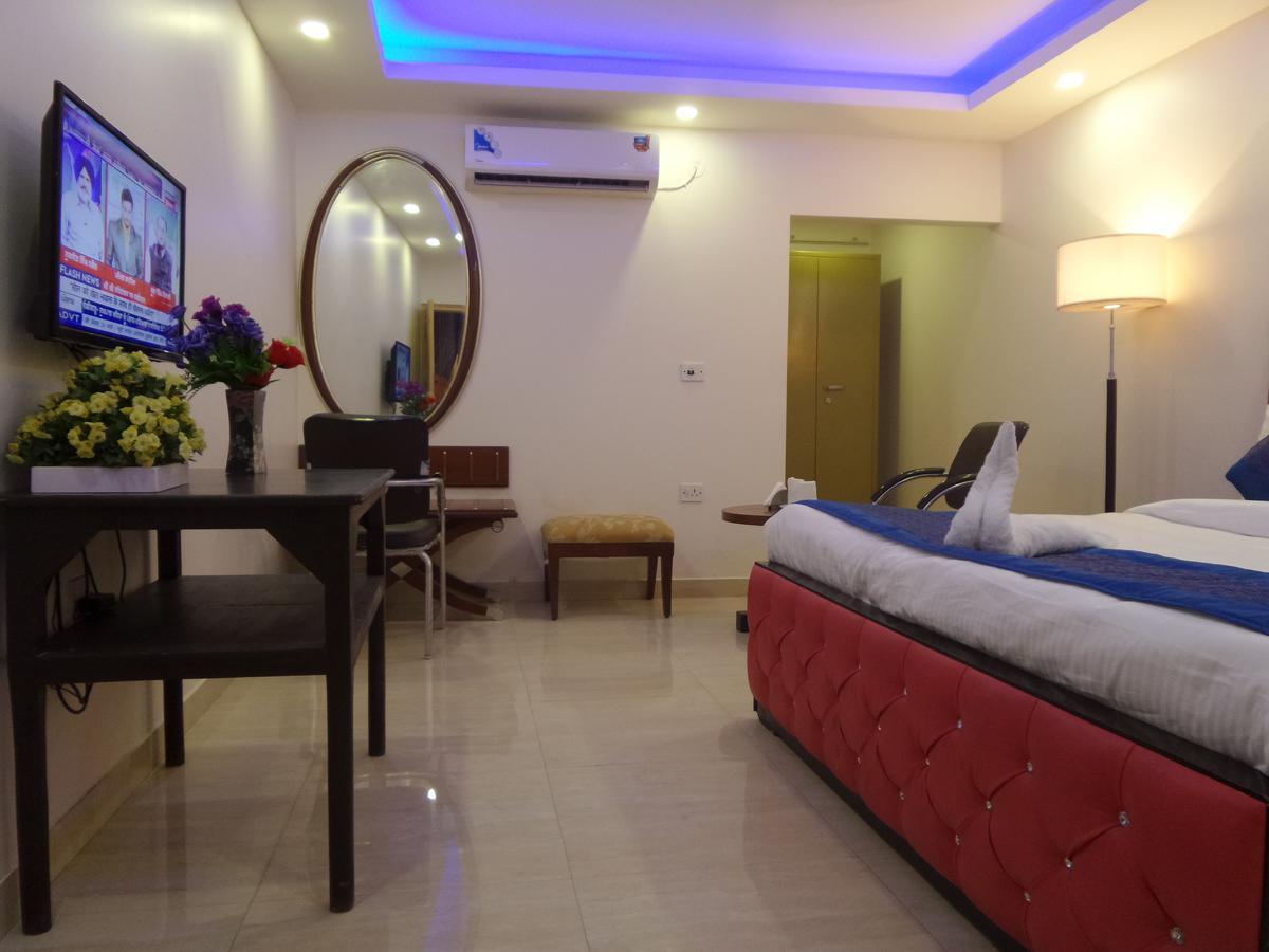 Airport Hotel Mahal Nowe Delhi Zewnętrze zdjęcie