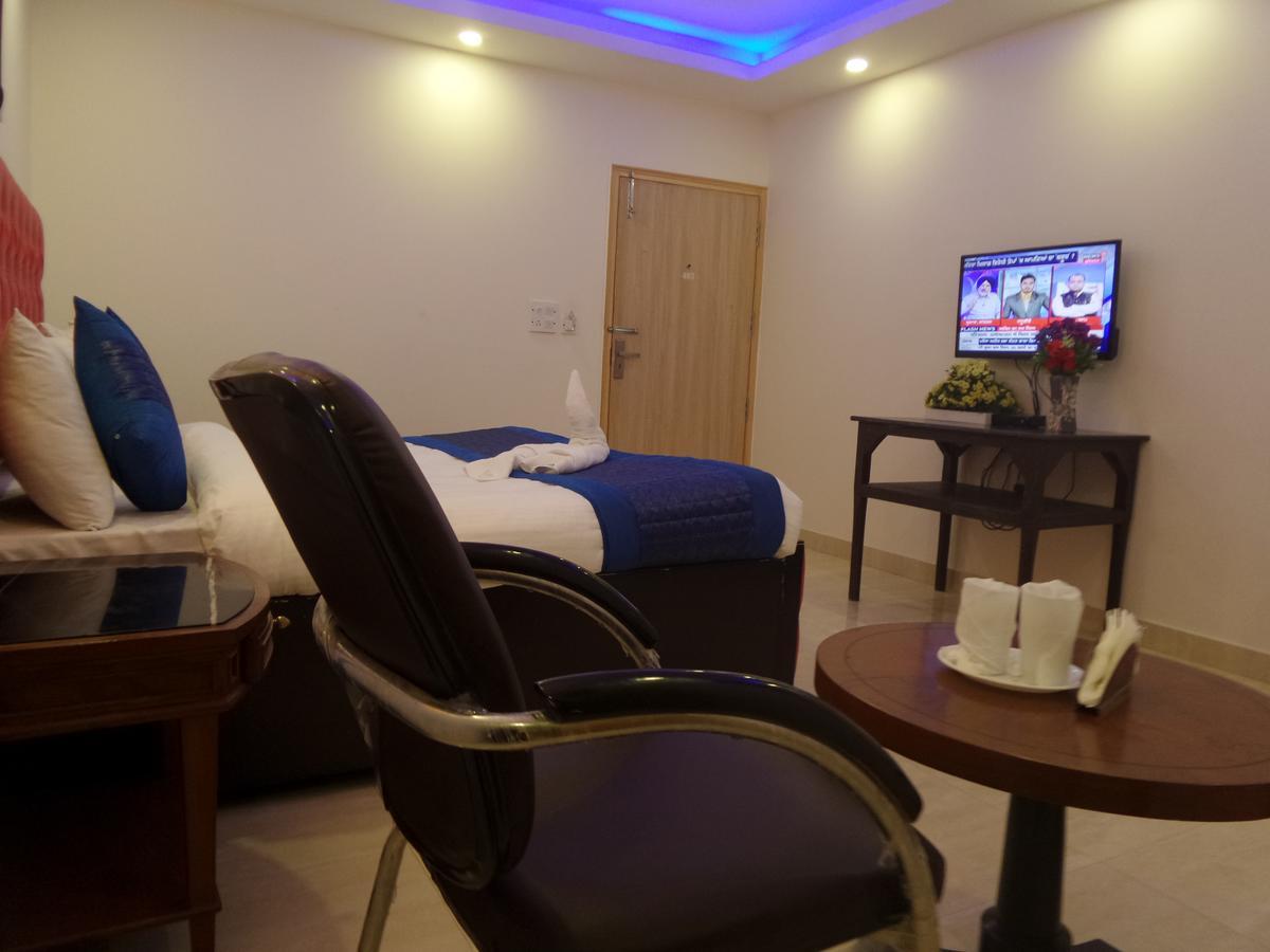 Airport Hotel Mahal Nowe Delhi Zewnętrze zdjęcie